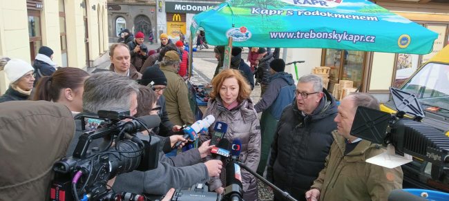 rozhovor s médii při kontrole kaprů